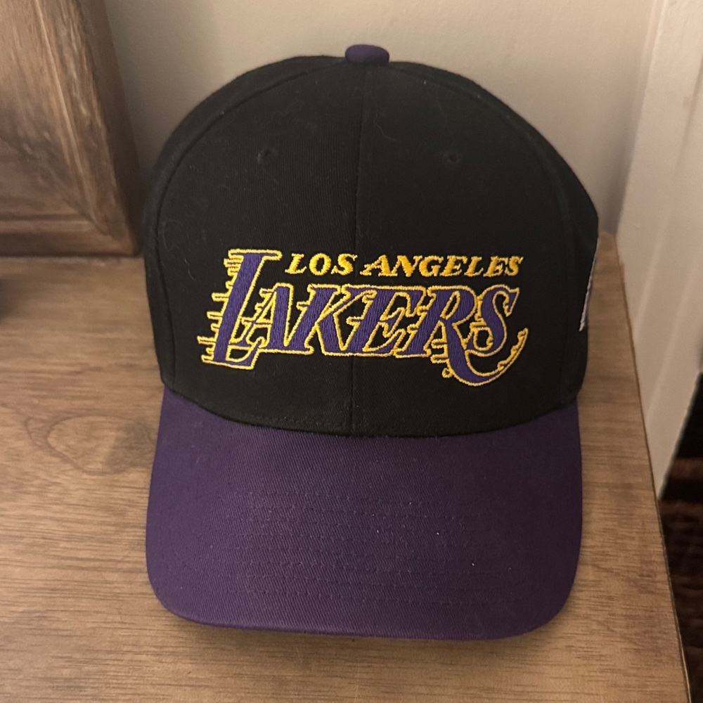 Mitchell & Ness Black and Purple Snapback (LA Lakers)